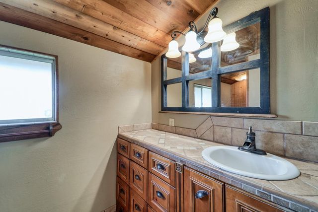 925 Starlite Ln, Yuba City, CA 95991