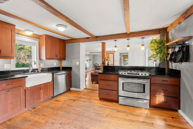 29 Middle Street, Amherst, NH 03031