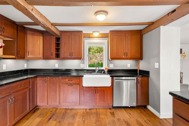 29 Middle Street, Amherst, NH 03031
