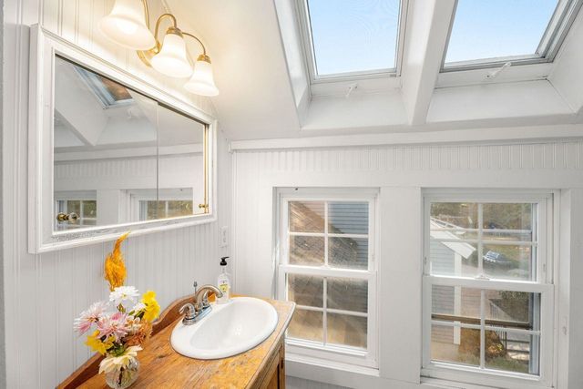 29 Middle Street, Amherst, NH 03031