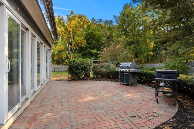 29 Middle Street, Amherst, NH 03031