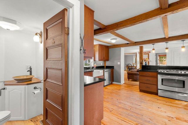 29 Middle Street, Amherst, NH 03031