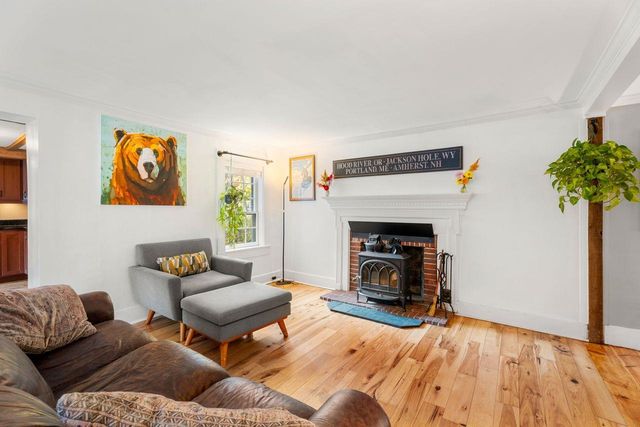 29 Middle Street, Amherst, NH 03031