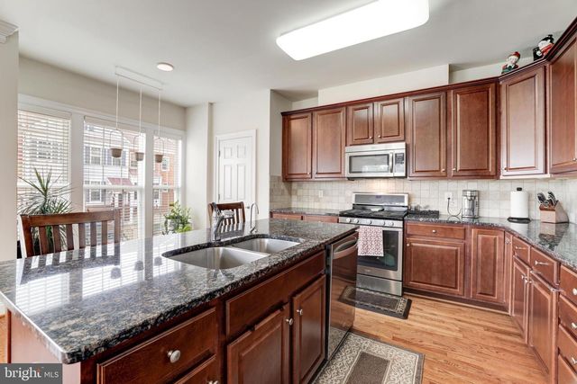 43538 HERITAGE GAP TER, Chantilly, VA 20152