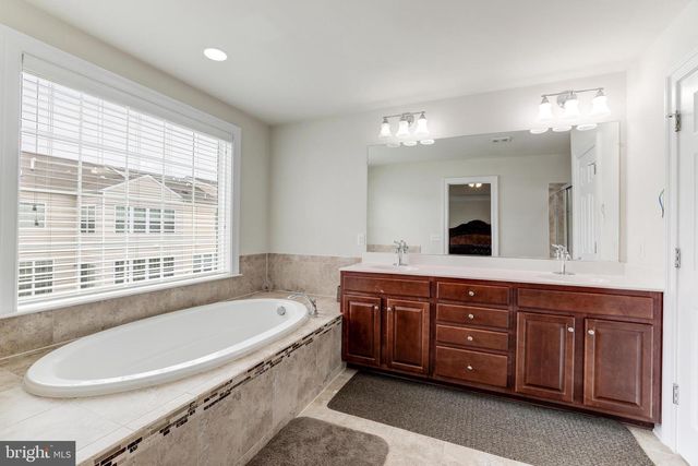 43538 HERITAGE GAP TER, Chantilly, VA 20152