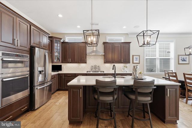 6198 CHANCELLORSVILLE DR, Gainesville, VA 20155