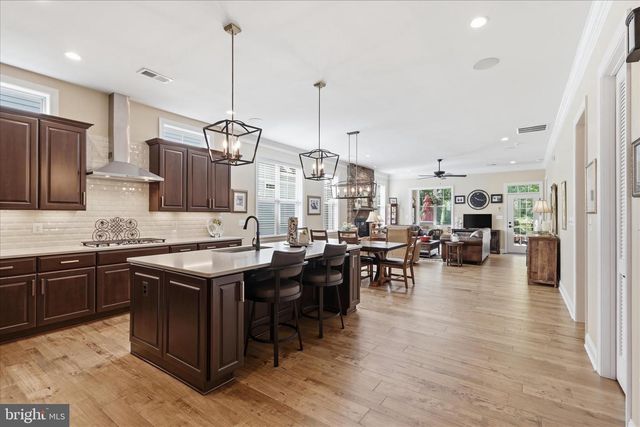 6198 CHANCELLORSVILLE DR, Gainesville, VA 20155