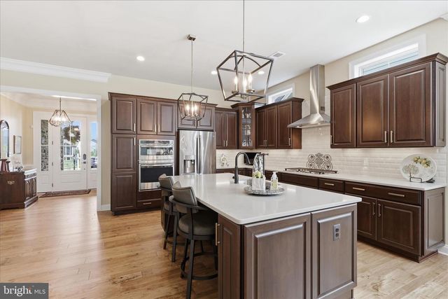 6198 CHANCELLORSVILLE DR, Gainesville, VA 20155