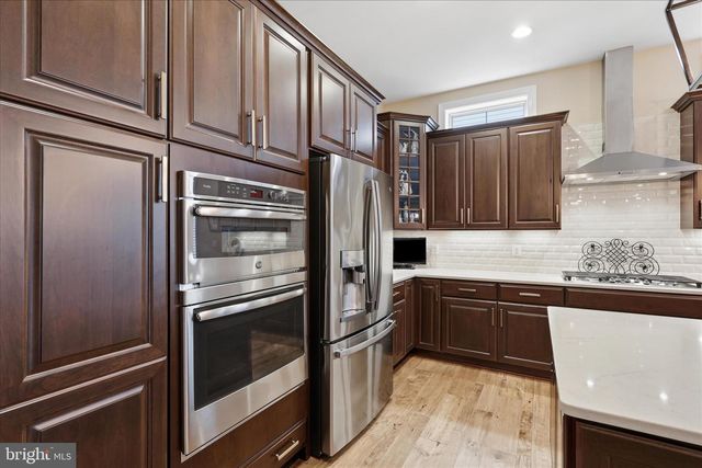 6198 CHANCELLORSVILLE DR, Gainesville, VA 20155