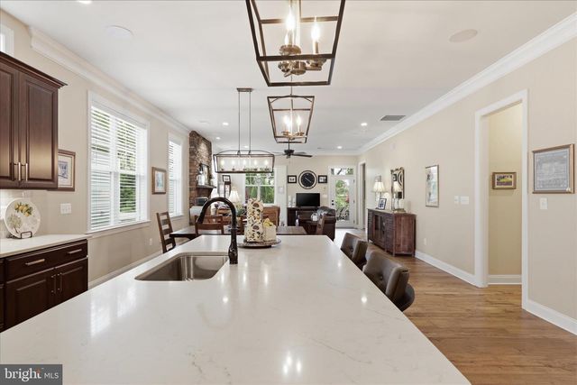 6198 CHANCELLORSVILLE DR, Gainesville, VA 20155