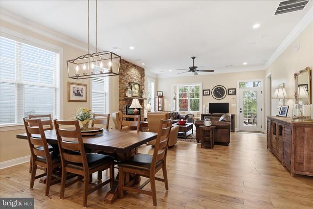 6198 CHANCELLORSVILLE DR, Gainesville, VA 20155