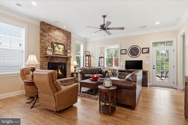 6198 CHANCELLORSVILLE DR, Gainesville, VA 20155