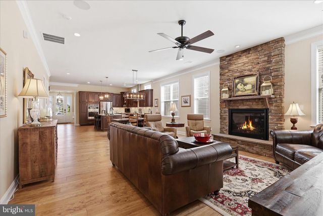 6198 CHANCELLORSVILLE DR, Gainesville, VA 20155