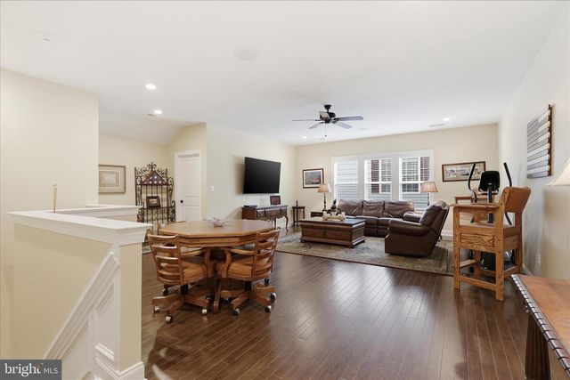 6198 CHANCELLORSVILLE DR, Gainesville, VA 20155