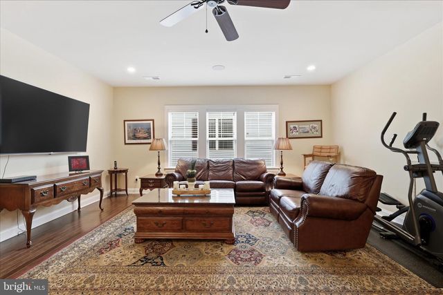 6198 CHANCELLORSVILLE DR, Gainesville, VA 20155