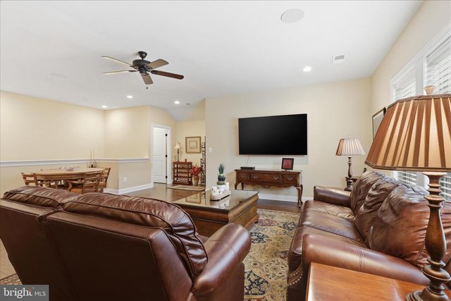 6198 CHANCELLORSVILLE DR, Gainesville, VA 20155