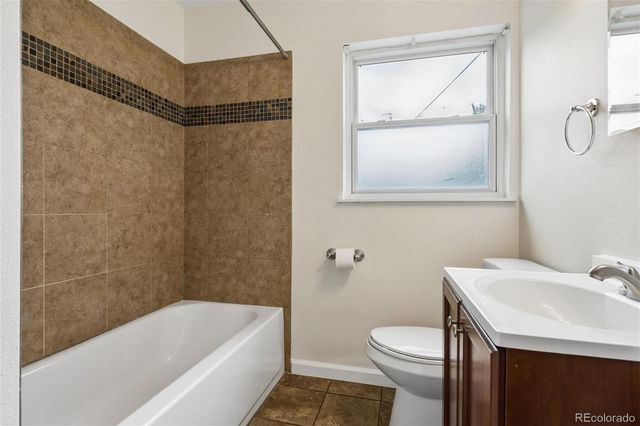 1100 Kingston Street, Aurora, CO 80010