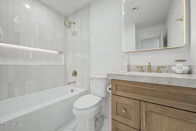 8008 E WHITTON Avenue, Scottsdale, AZ 85251