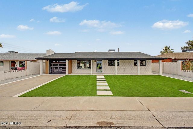 8008 E WHITTON Avenue, Scottsdale, AZ 85251