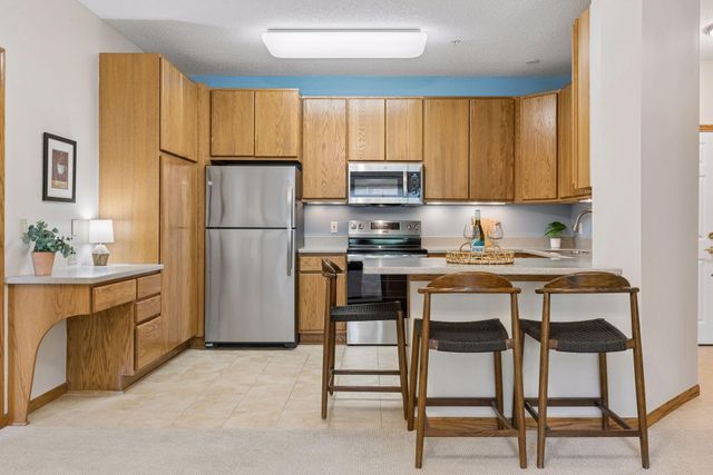 9225 Medicine Lake Road 205B, Golden Valley, MN 55427