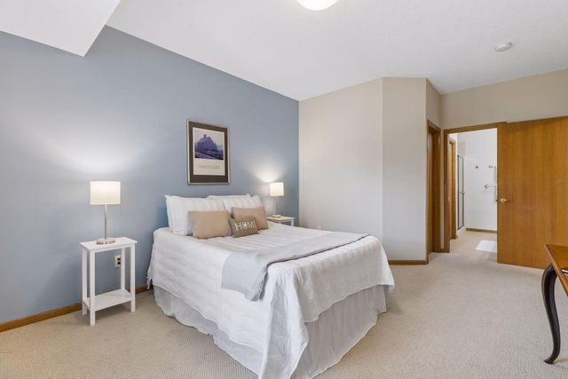 9225 Medicine Lake Road 205B, Golden Valley, MN 55427