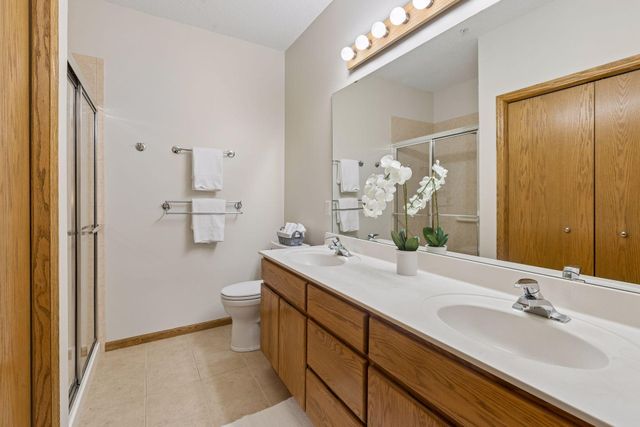 9225 Medicine Lake Road 205B, Golden Valley, MN 55427