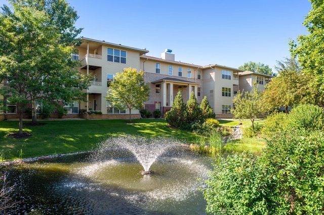 9225 Medicine Lake Road 205B, Golden Valley, MN 55427