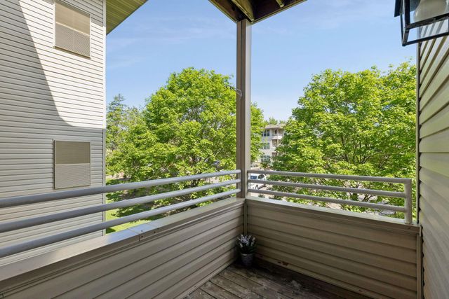 9225 Medicine Lake Road 205B, Golden Valley, MN 55427