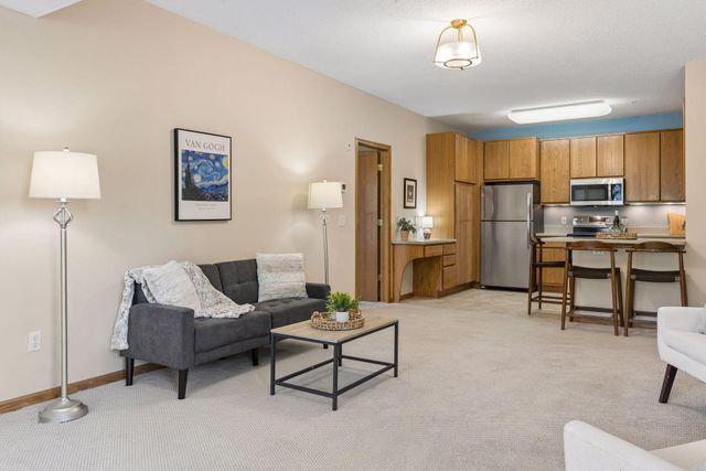 9225 Medicine Lake Road 205B, Golden Valley, MN 55427
