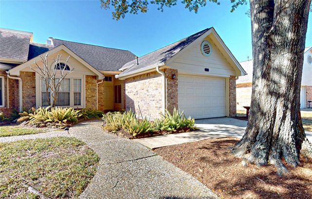 3011 Flower Field Lane, Pearland, TX 77584