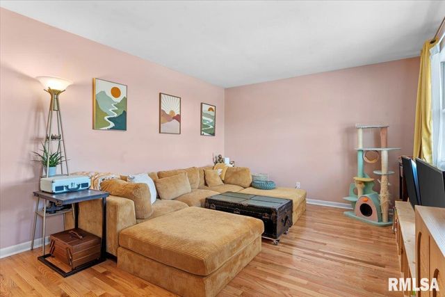 2272 E BLACK Avenue, Springfield, IL 62702