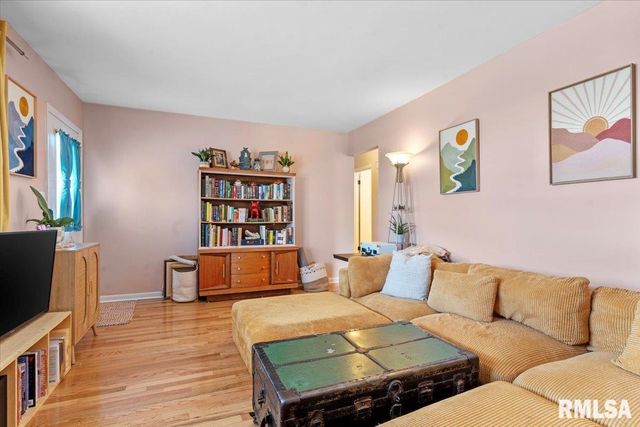 2272 E BLACK Avenue, Springfield, IL 62702