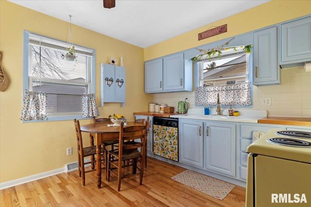 2272 E BLACK Avenue, Springfield, IL 62702