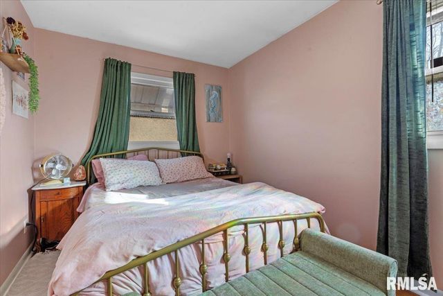 2272 E BLACK Avenue, Springfield, IL 62702