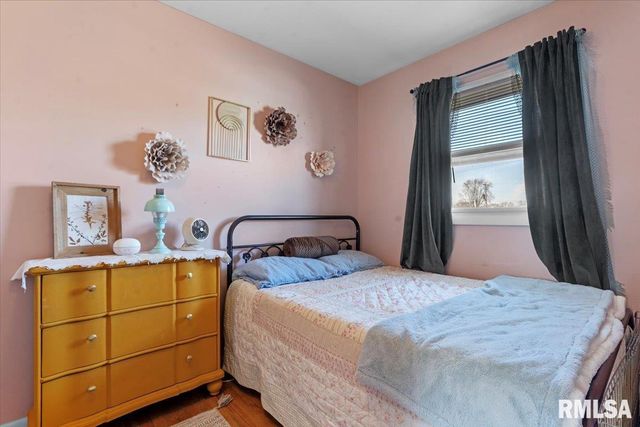 2272 E BLACK Avenue, Springfield, IL 62702