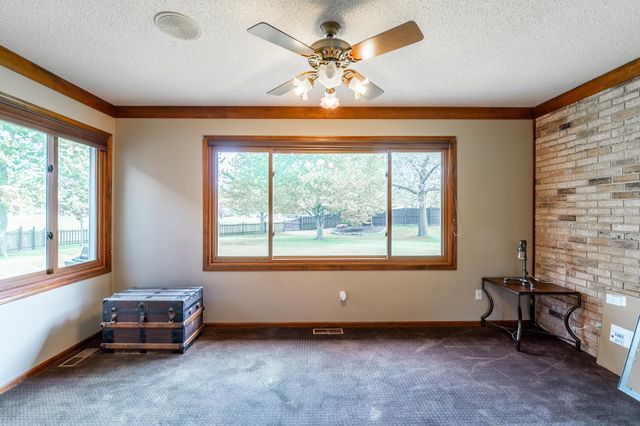 9224 Laurel Hurst Place, Fort Wayne, IN 46835