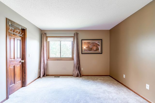 9224 Laurel Hurst Place, Fort Wayne, IN 46835