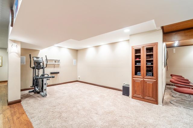 9224 Laurel Hurst Place, Fort Wayne, IN 46835