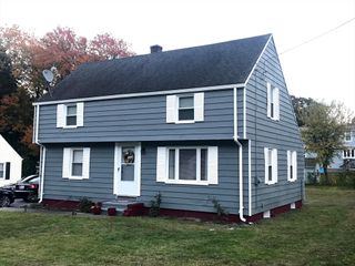 10 White Ter, Auburn, MA 01501