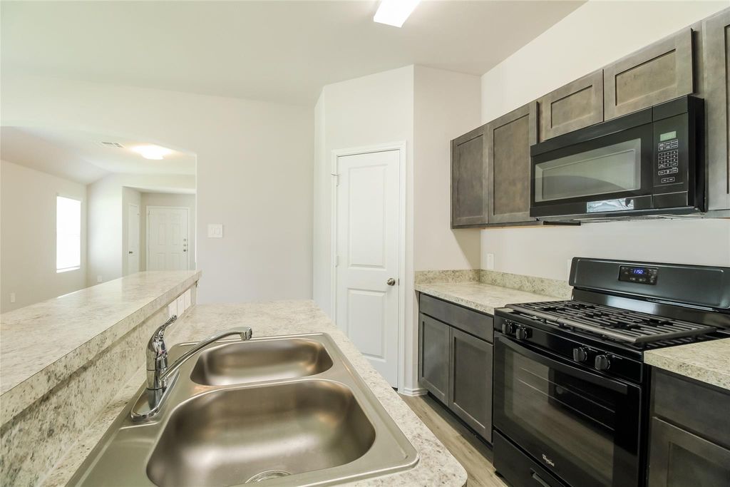 2457 Bull Trout Drive, Conroe, TX 77384