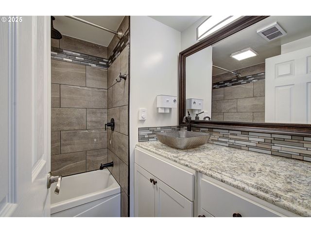 3921 E FOURTH PLAIN Blvd 53, Vancouver, WA 98661