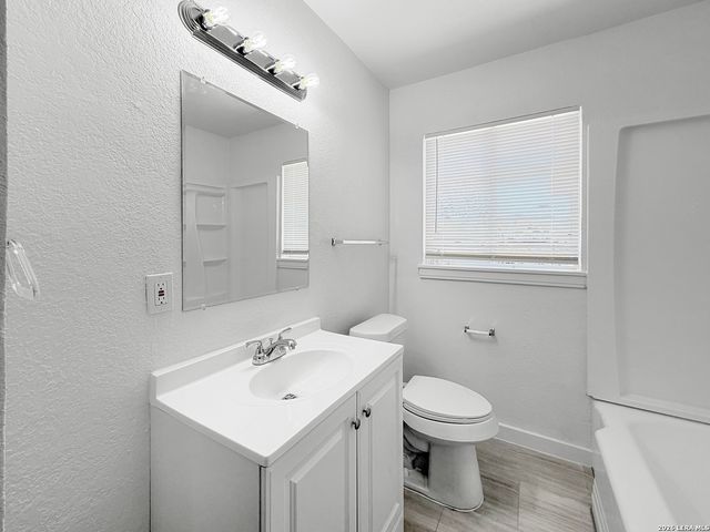 811 La Manda Blvd, San Antonio, TX 78201