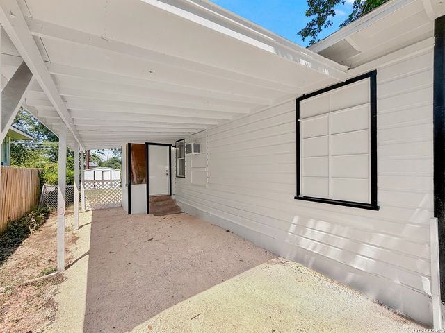 811 La Manda Blvd, San Antonio, TX 78201