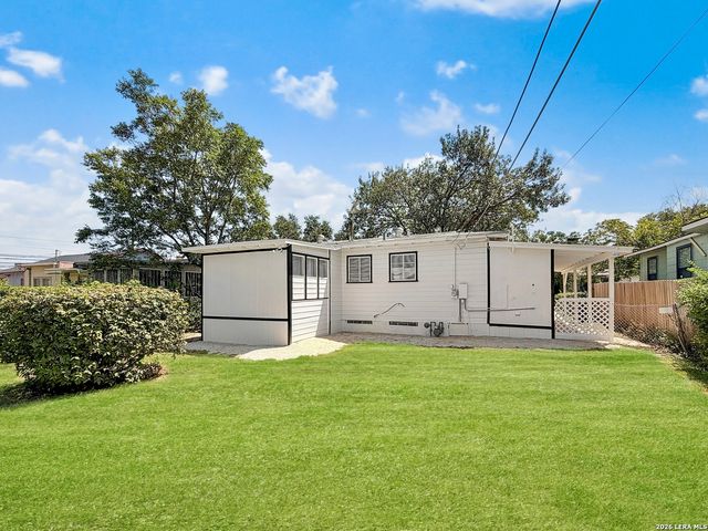 811 La Manda Blvd, San Antonio, TX 78201