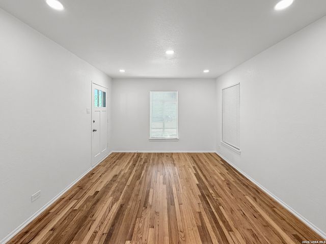 811 La Manda Blvd, San Antonio, TX 78201