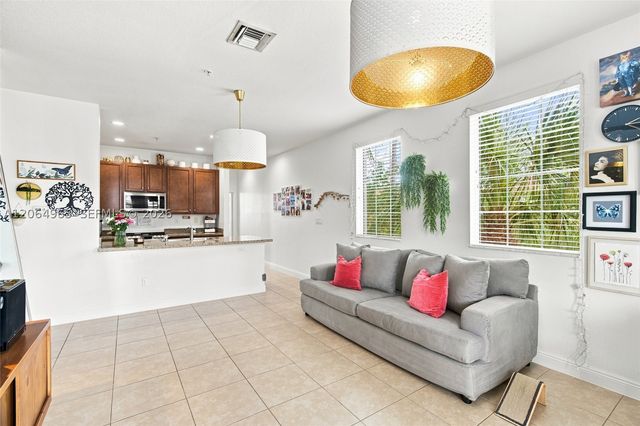 1075 SW 147 Ave 5601, Pembroke Pines, FL 33027