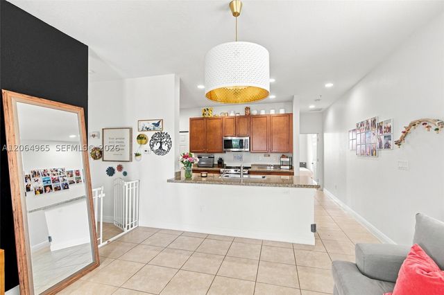 1075 SW 147 Ave 5601, Pembroke Pines, FL 33027