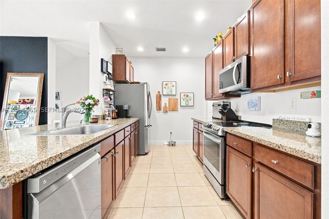 1075 SW 147 Ave 5601, Pembroke Pines, FL 33027