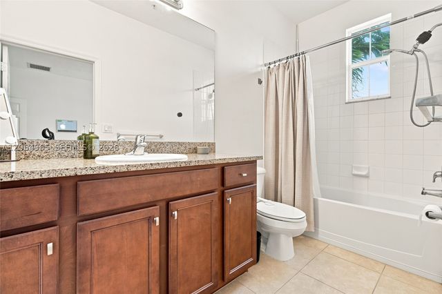 1075 SW 147 Ave 5601, Pembroke Pines, FL 33027