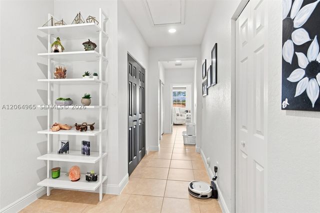 1075 SW 147 Ave 5601, Pembroke Pines, FL 33027